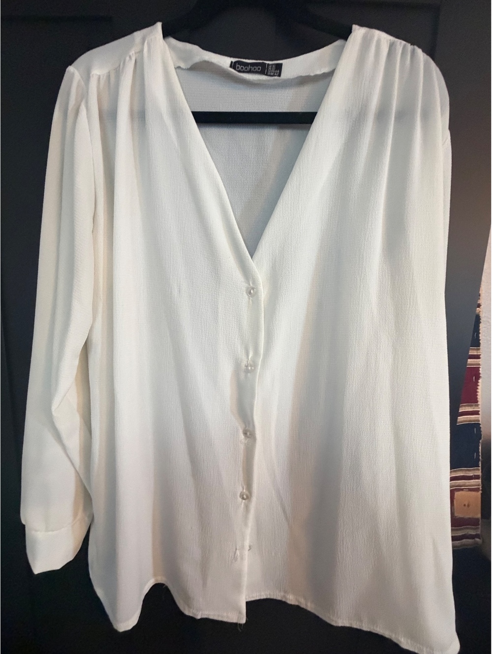 Boohoo Women’s Size 16 Ivory White V-Neck Button Front Blouse Long Sleeve